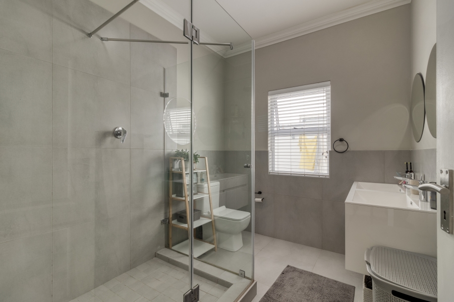 3 Bedroom Property for Sale in Roundhay Western Cape